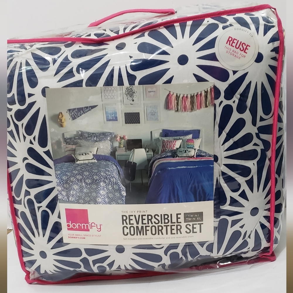 Dormify Navy and White Reversible Comforter Set